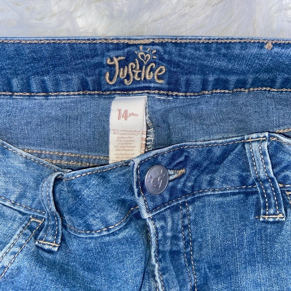 Mid waisted denim shorts tight fitting - Picture 3 of 3